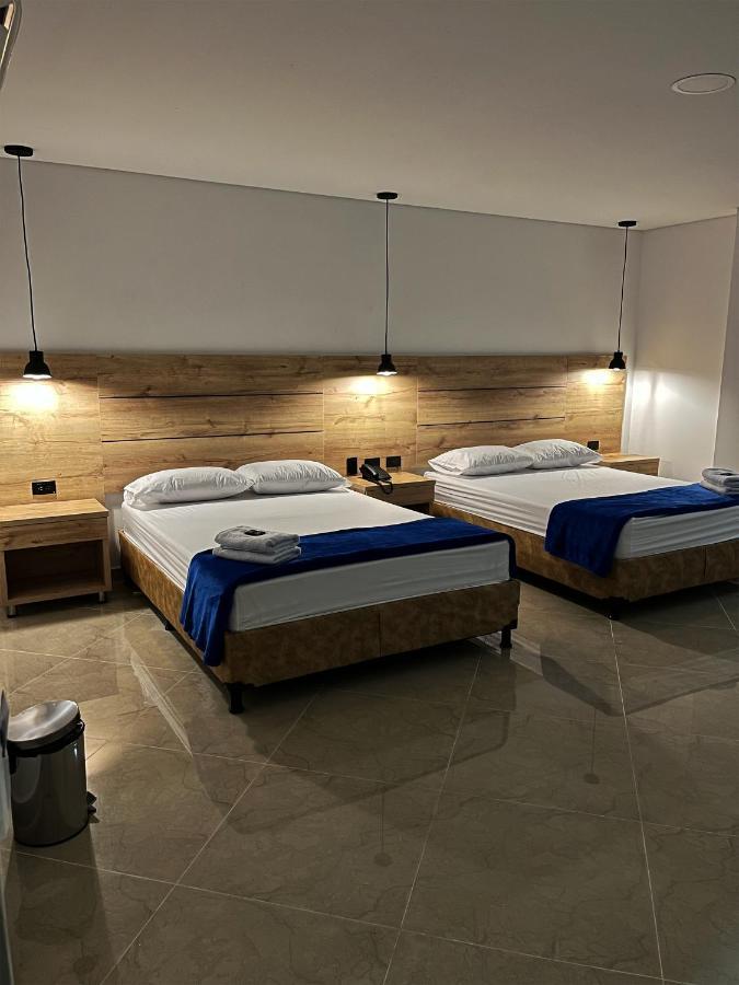 Hotel California City Медельин Экстерьер фото